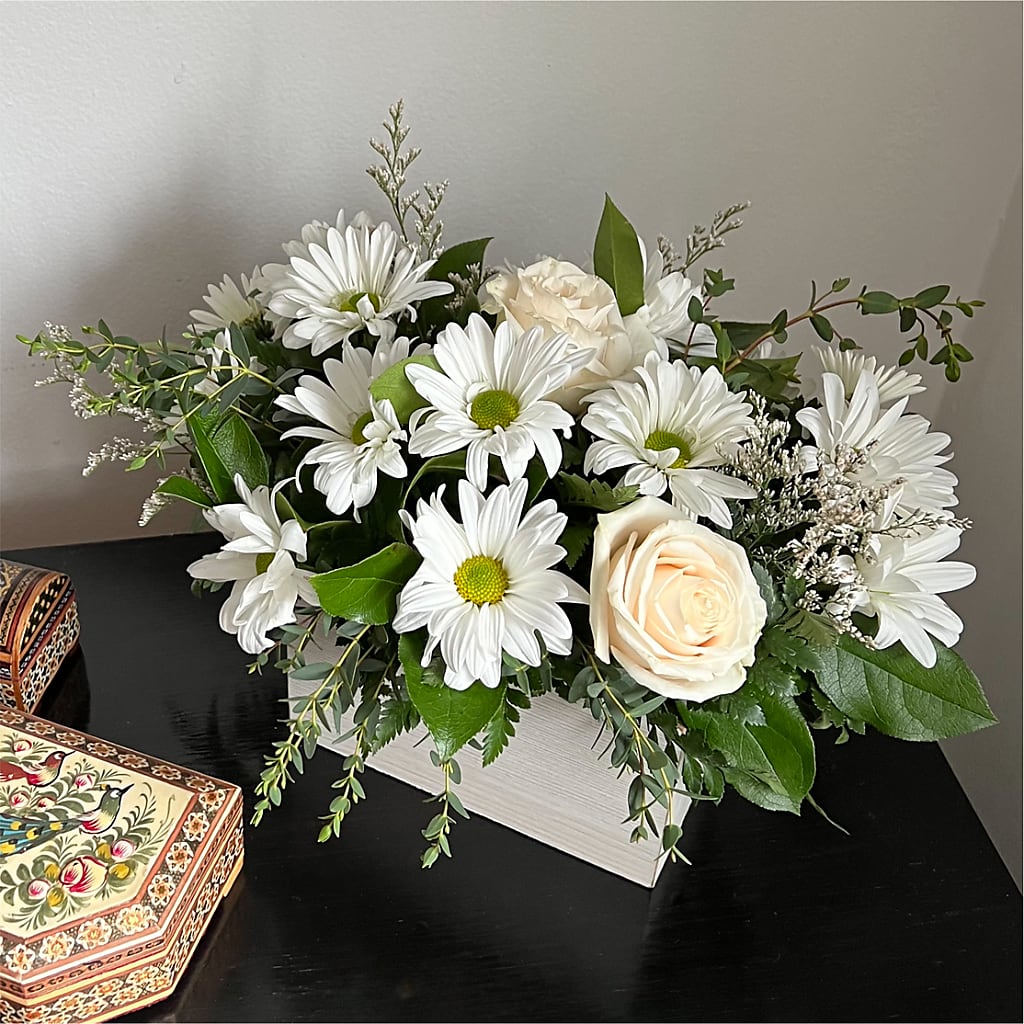 Fresh Linen Box Bouquet –  Flajes Flowers, Nutley NJ
