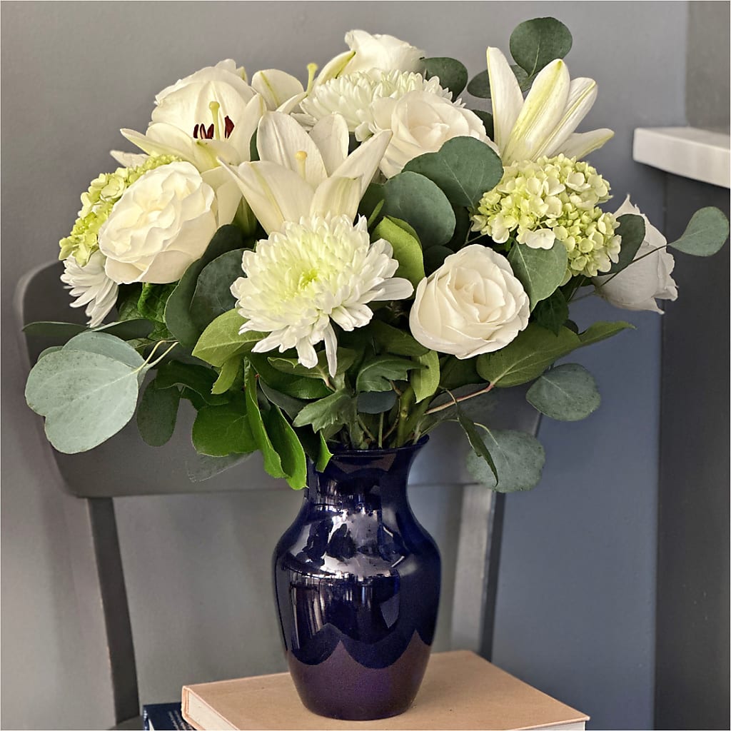 Snowy Dreams Bouquet –  Flajes Flowers, Nutley NJ
